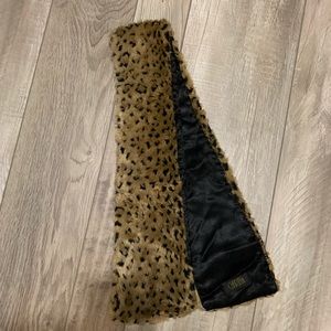 Leopard print fur scarf